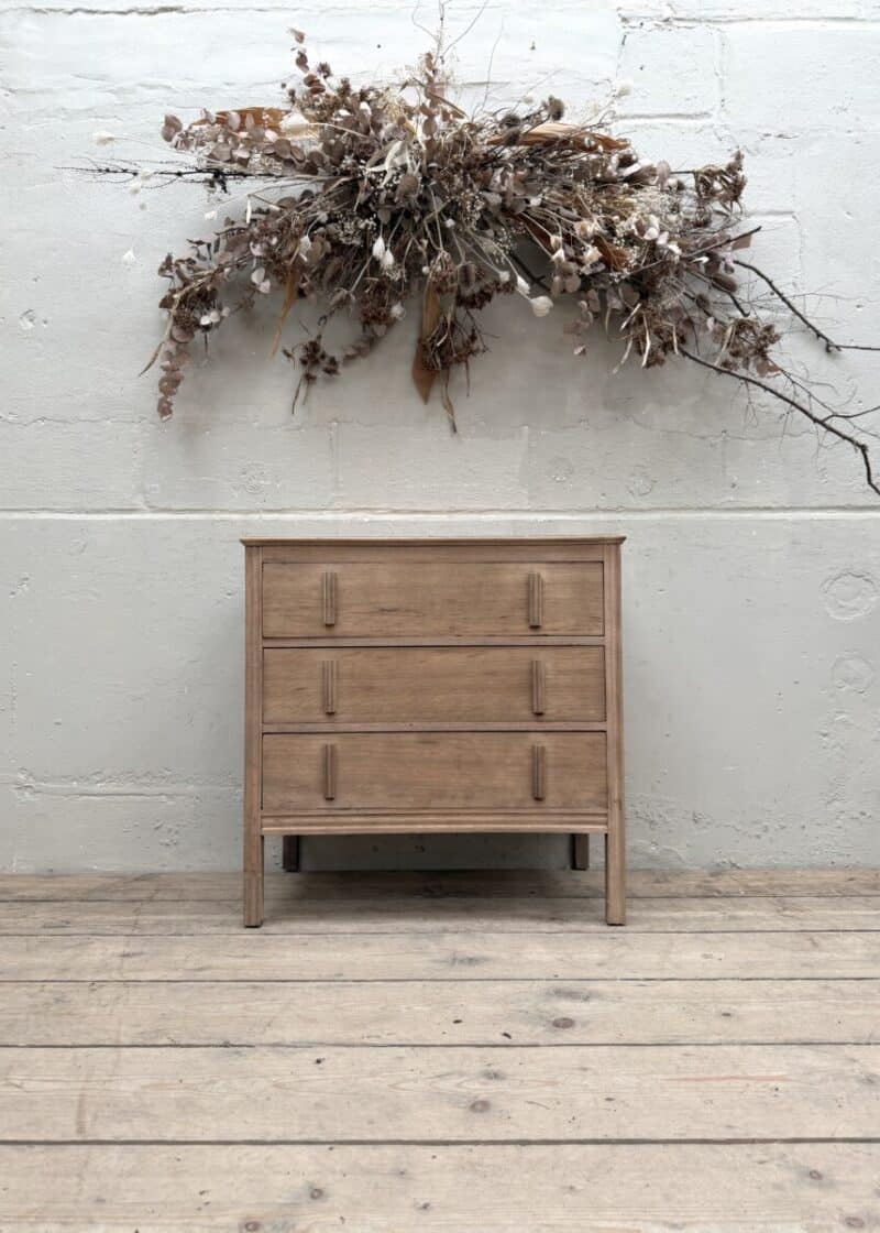 Oak chest of drawers