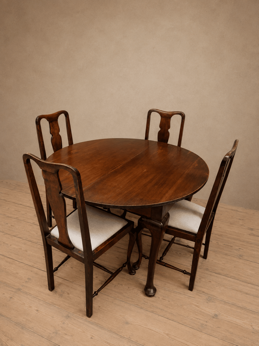 Victorian mahogany extending dining table