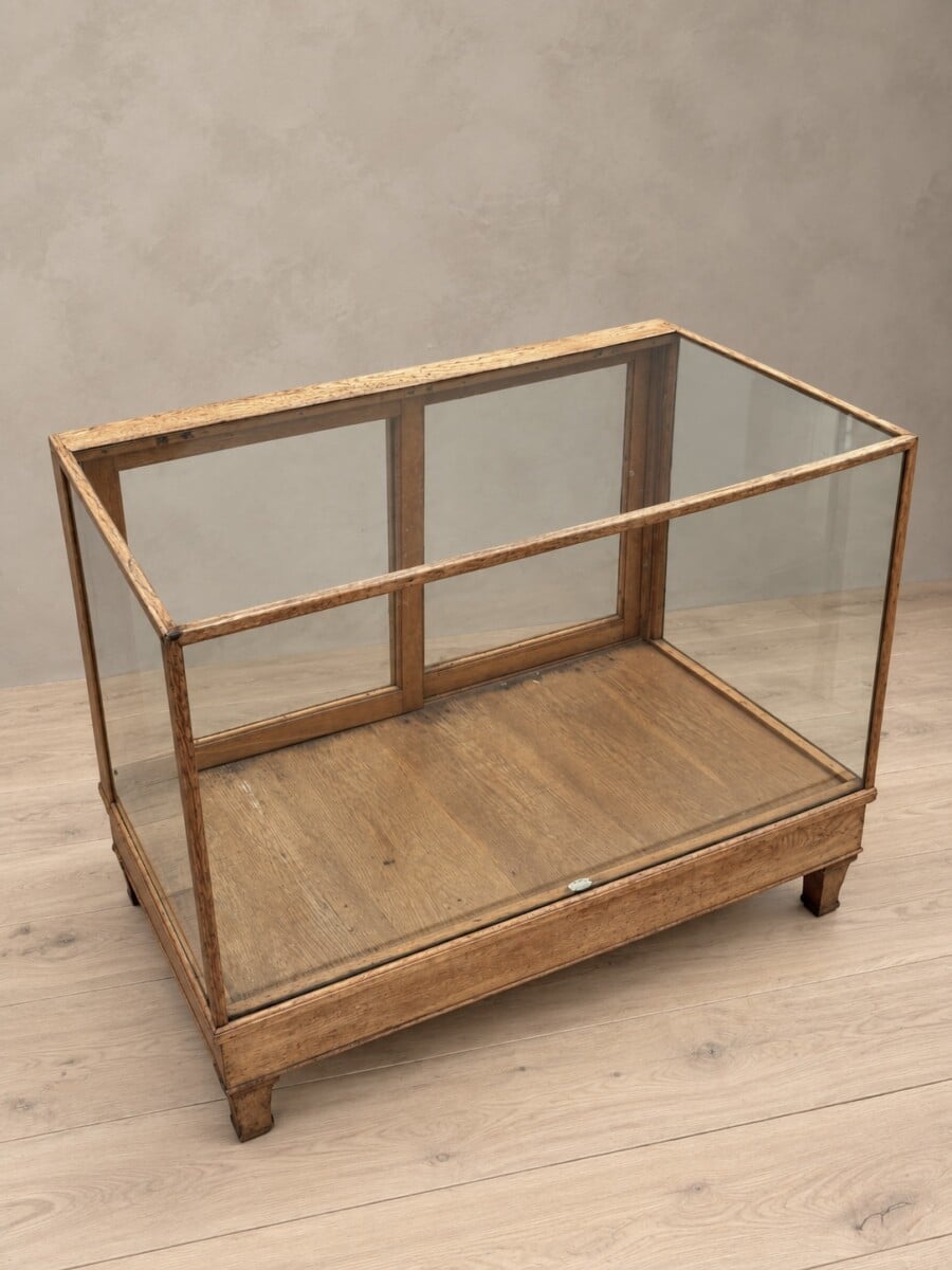Oak haberdashery shop unit