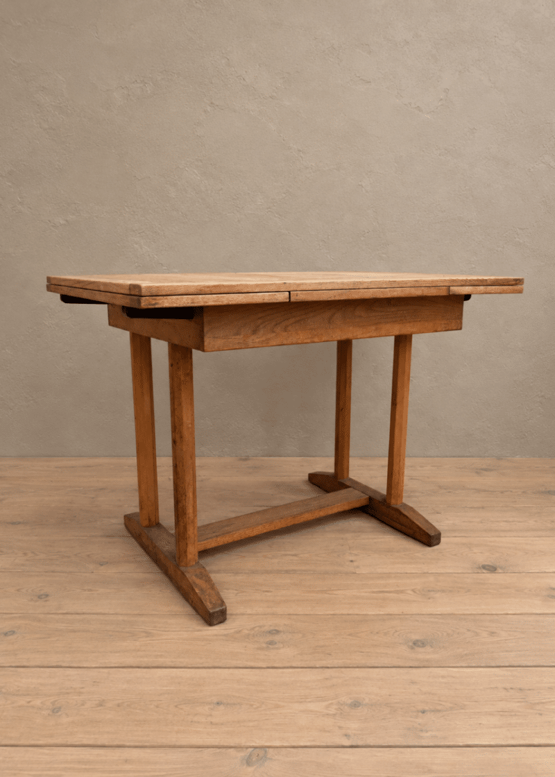 Vintage oak extendable table